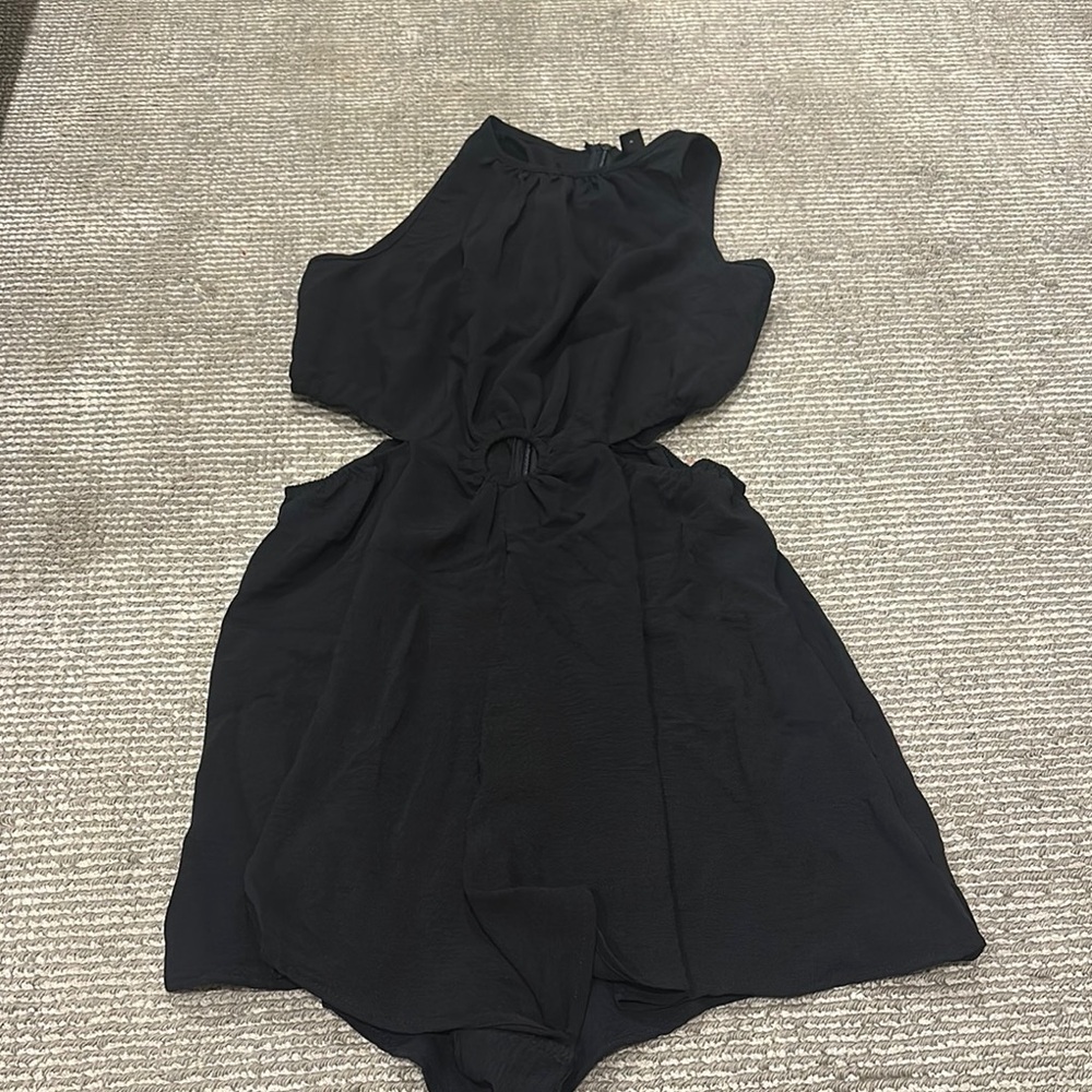 SHEIN Black Sleeveless Jumpsuit with Cutout Details